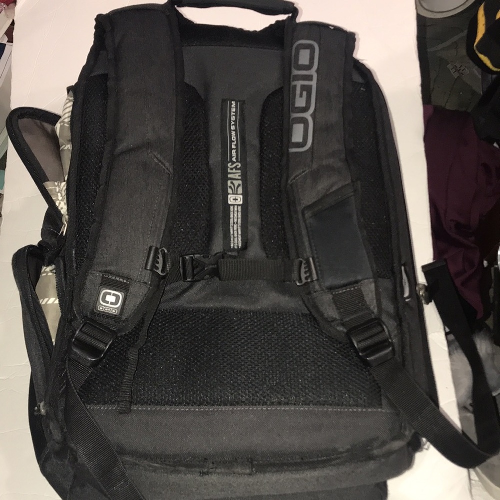 OGIO Bookbag/Backpack - Picture 14 of 16